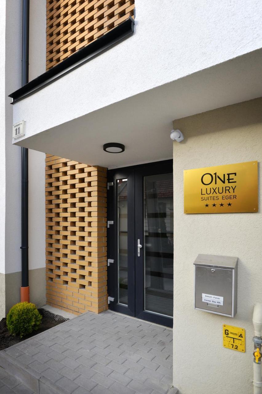 One Luxury Suites Eger Buitenkant foto