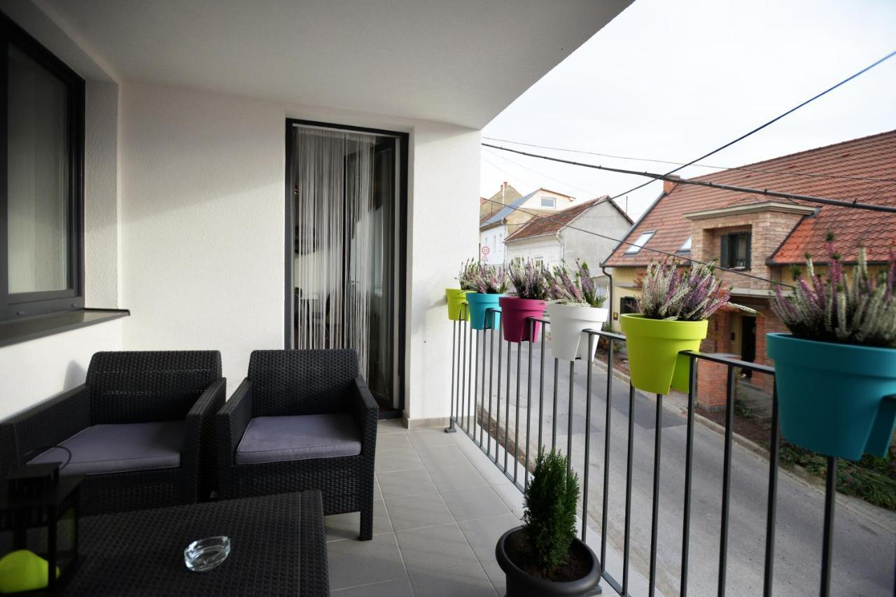 One Luxury Suites Eger Buitenkant foto