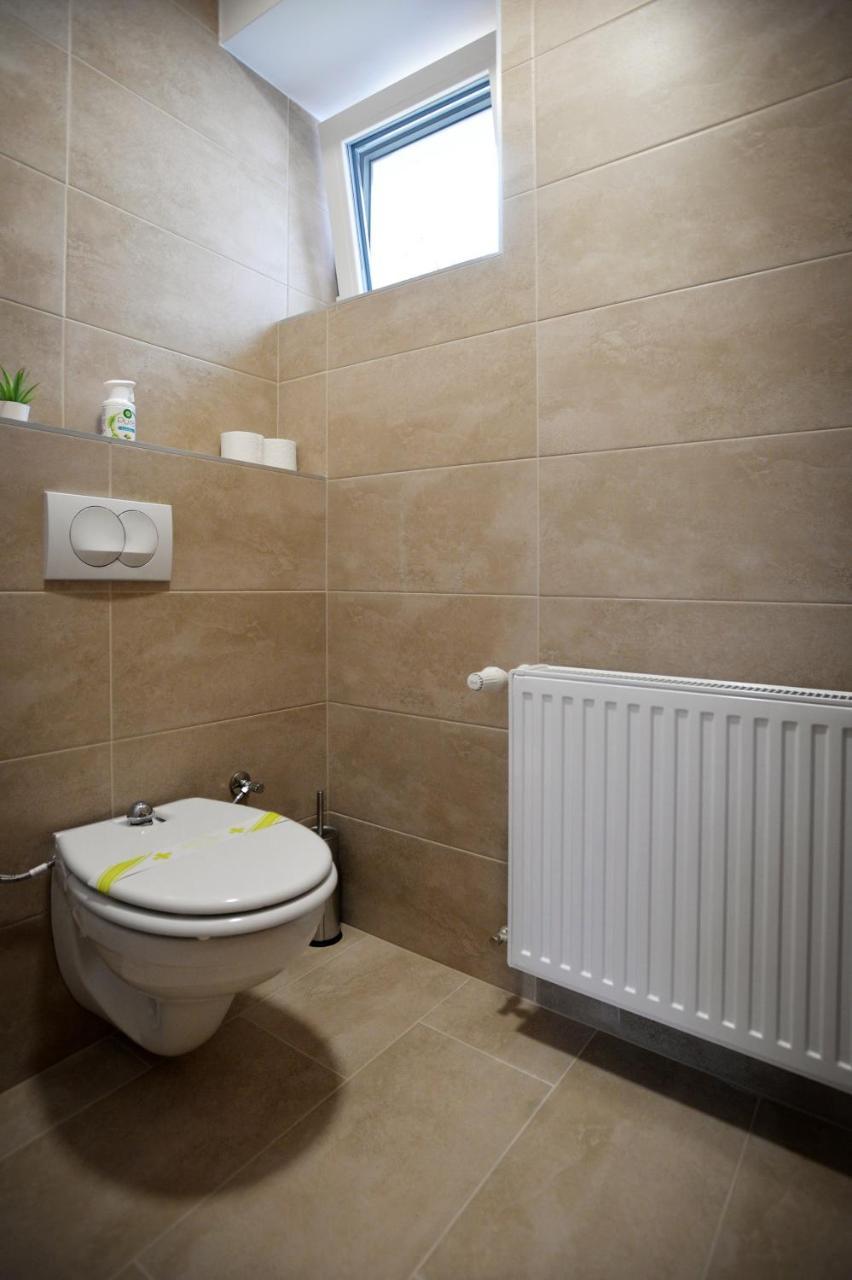 One Luxury Suites Eger Buitenkant foto