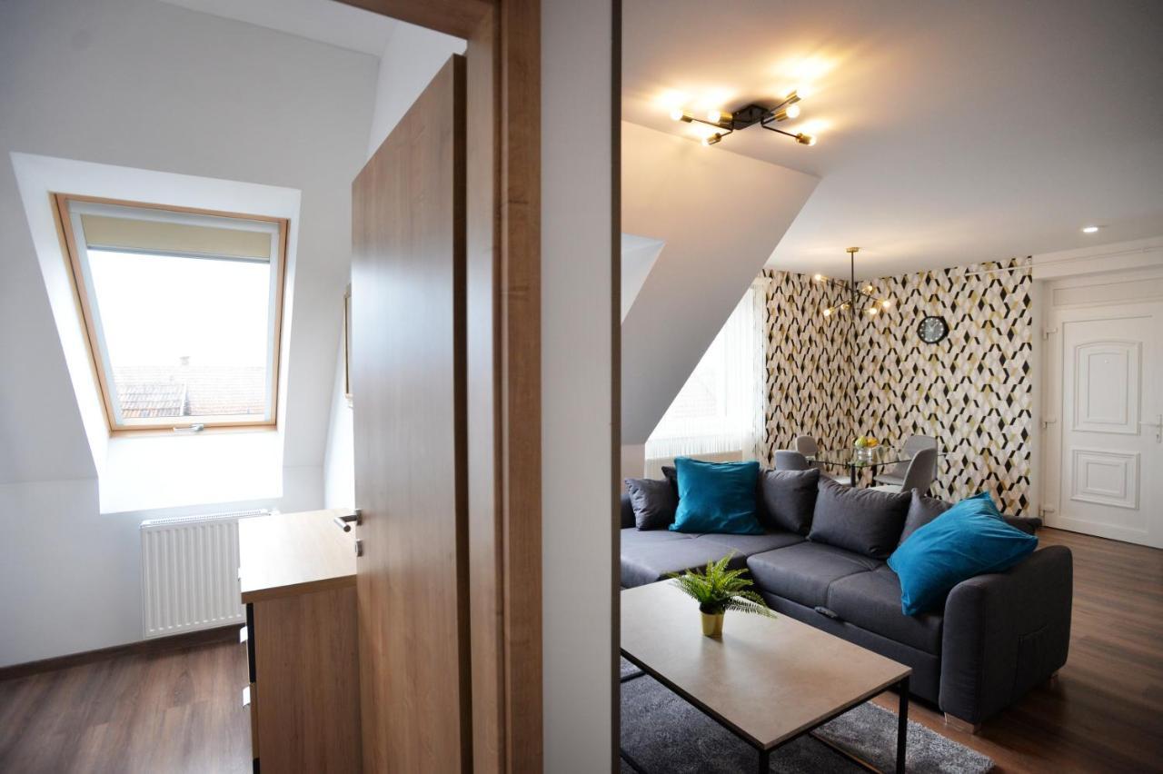 One Luxury Suites Eger Buitenkant foto