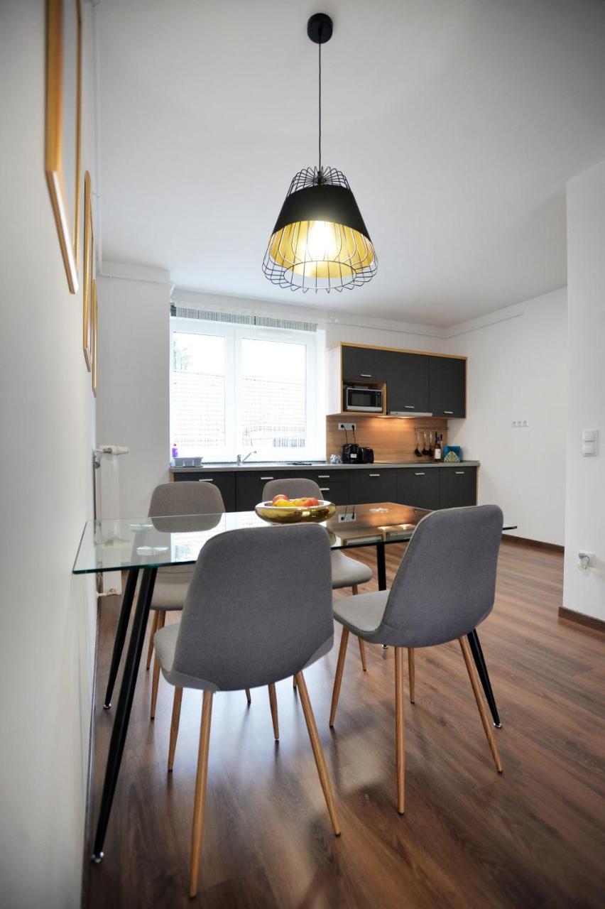 One Luxury Suites Eger Buitenkant foto