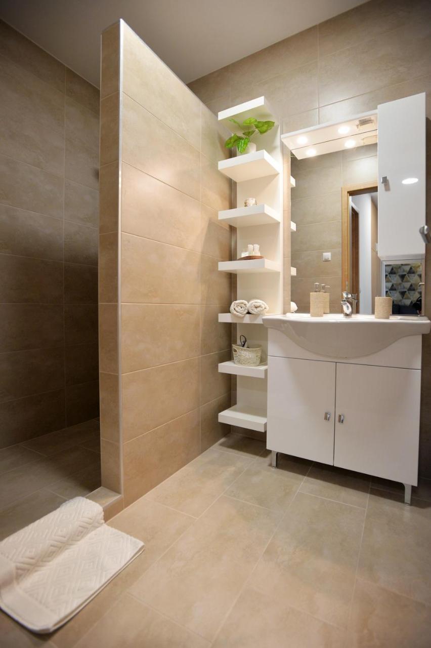 One Luxury Suites Eger Buitenkant foto
