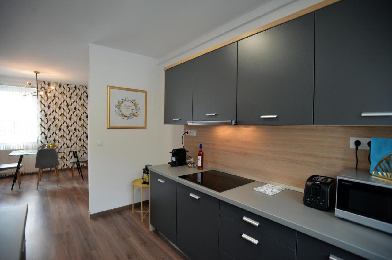 One Luxury Suites Eger Buitenkant foto