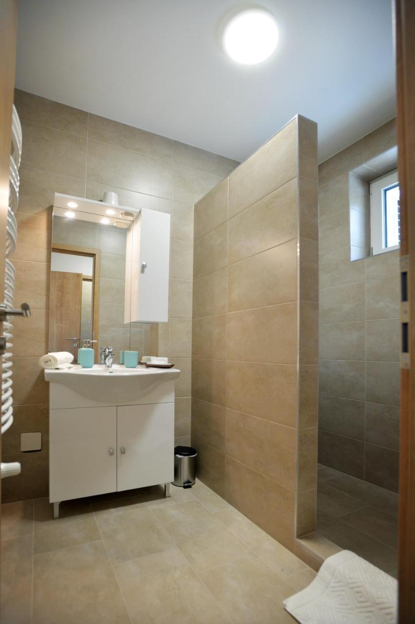 One Luxury Suites Eger Buitenkant foto