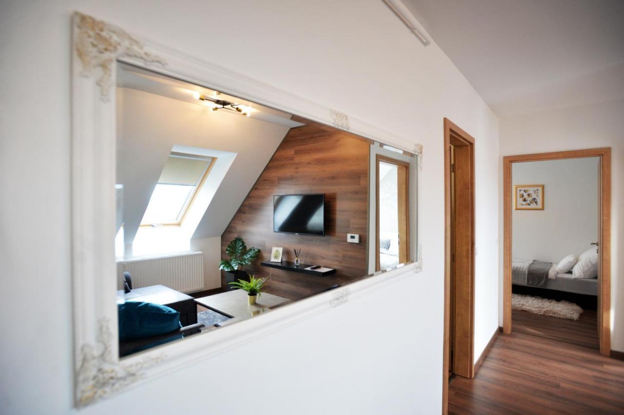 One Luxury Suites Eger Buitenkant foto