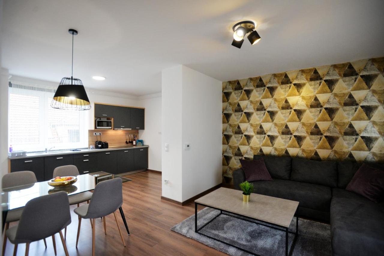 One Luxury Suites Eger Buitenkant foto