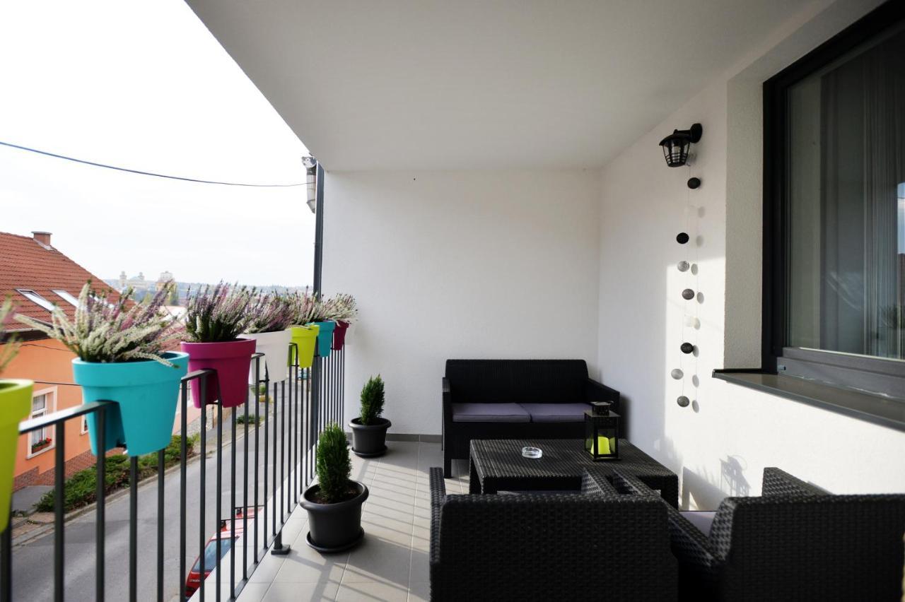 One Luxury Suites Eger Buitenkant foto